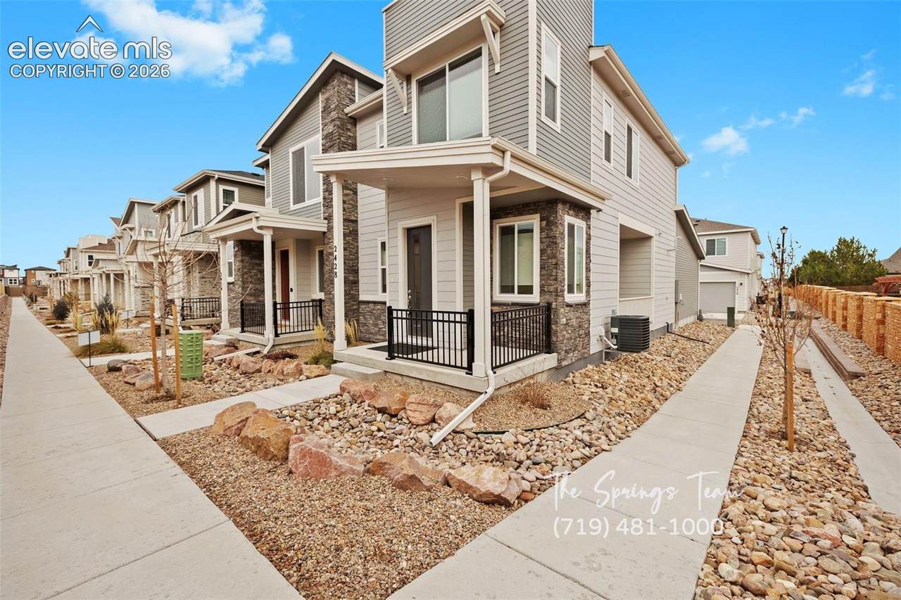 2428 Vanhoutte View - Photo 1