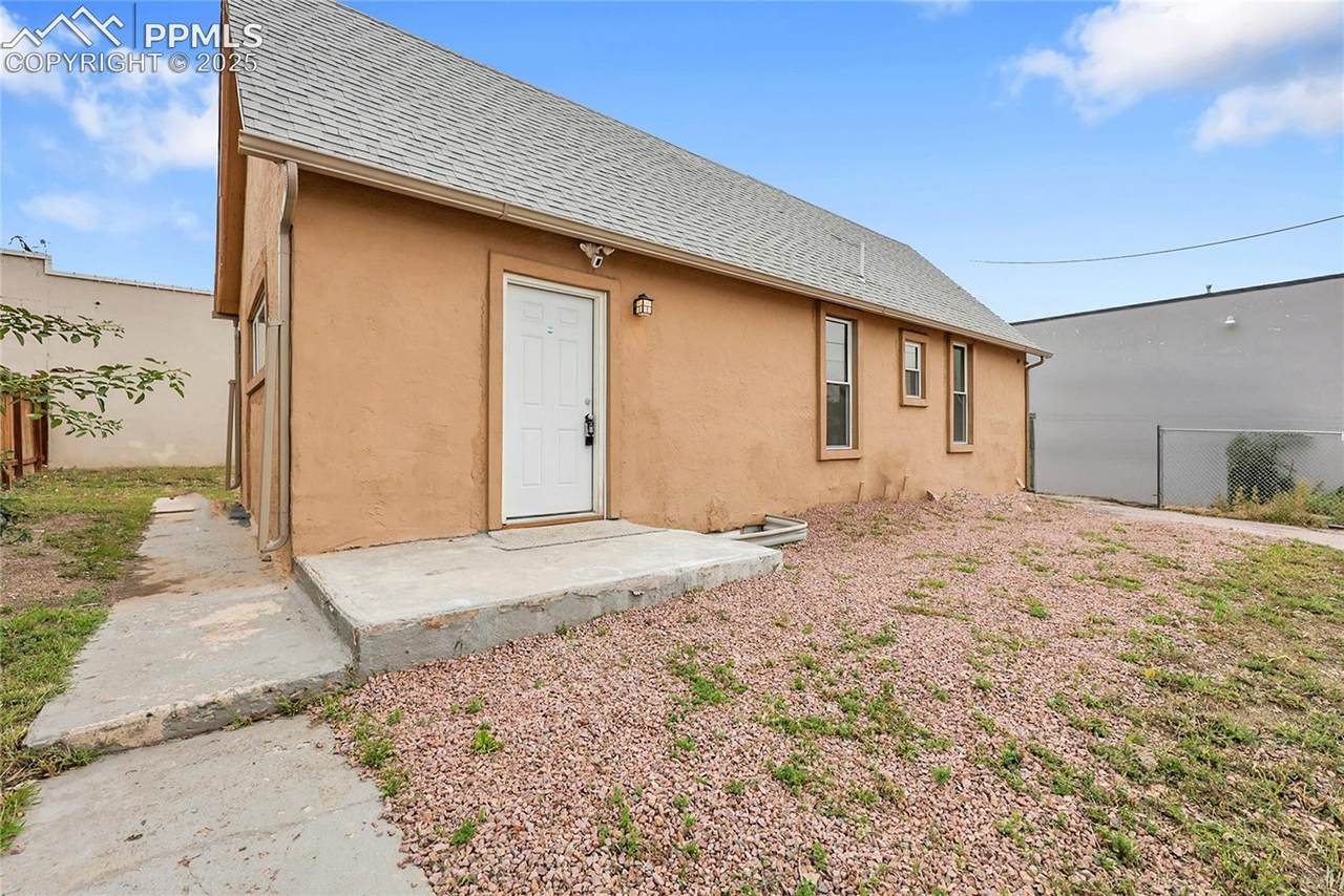 106 Las Vegas Street - Photo 1