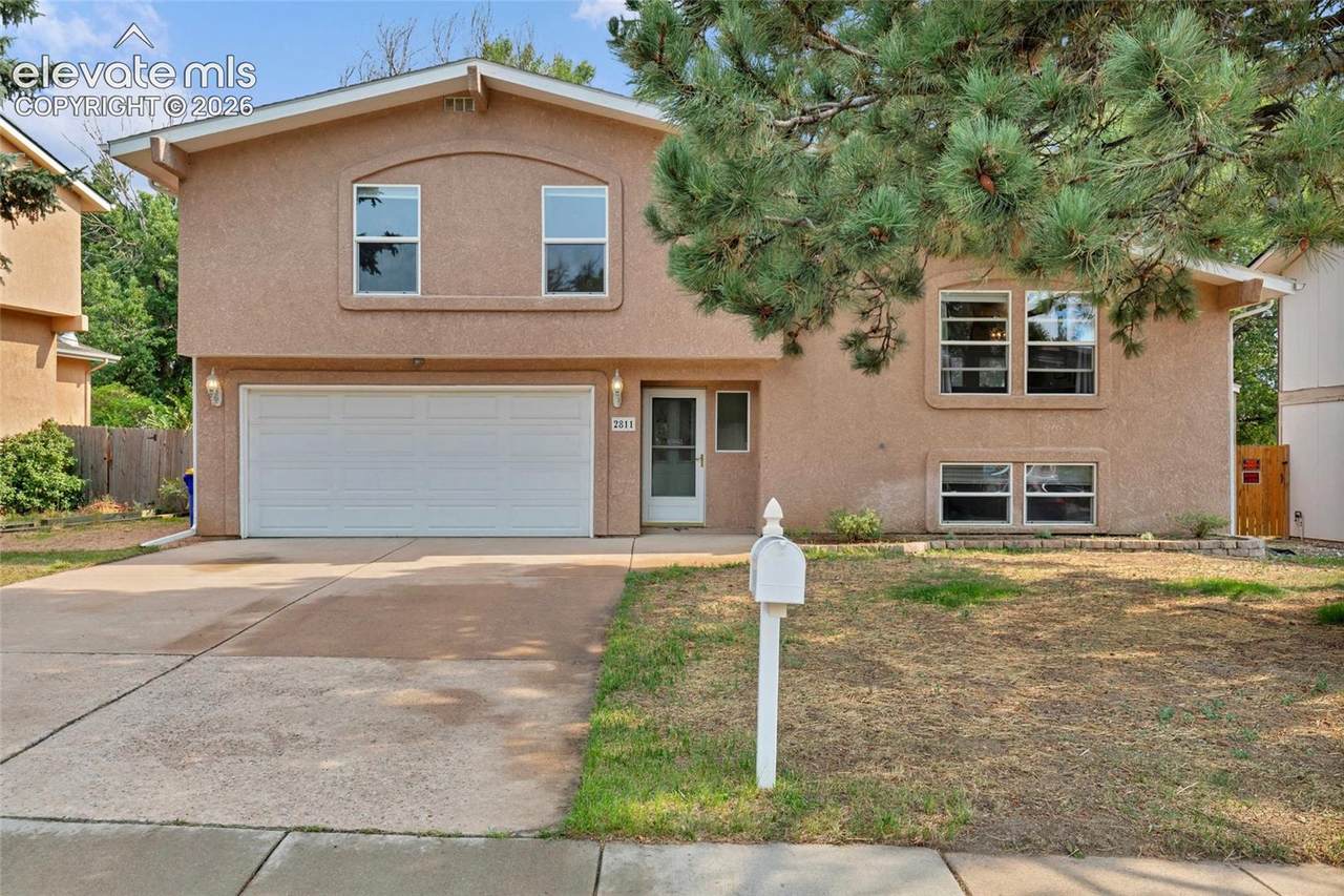 2811 Keystone Circle - Photo 1