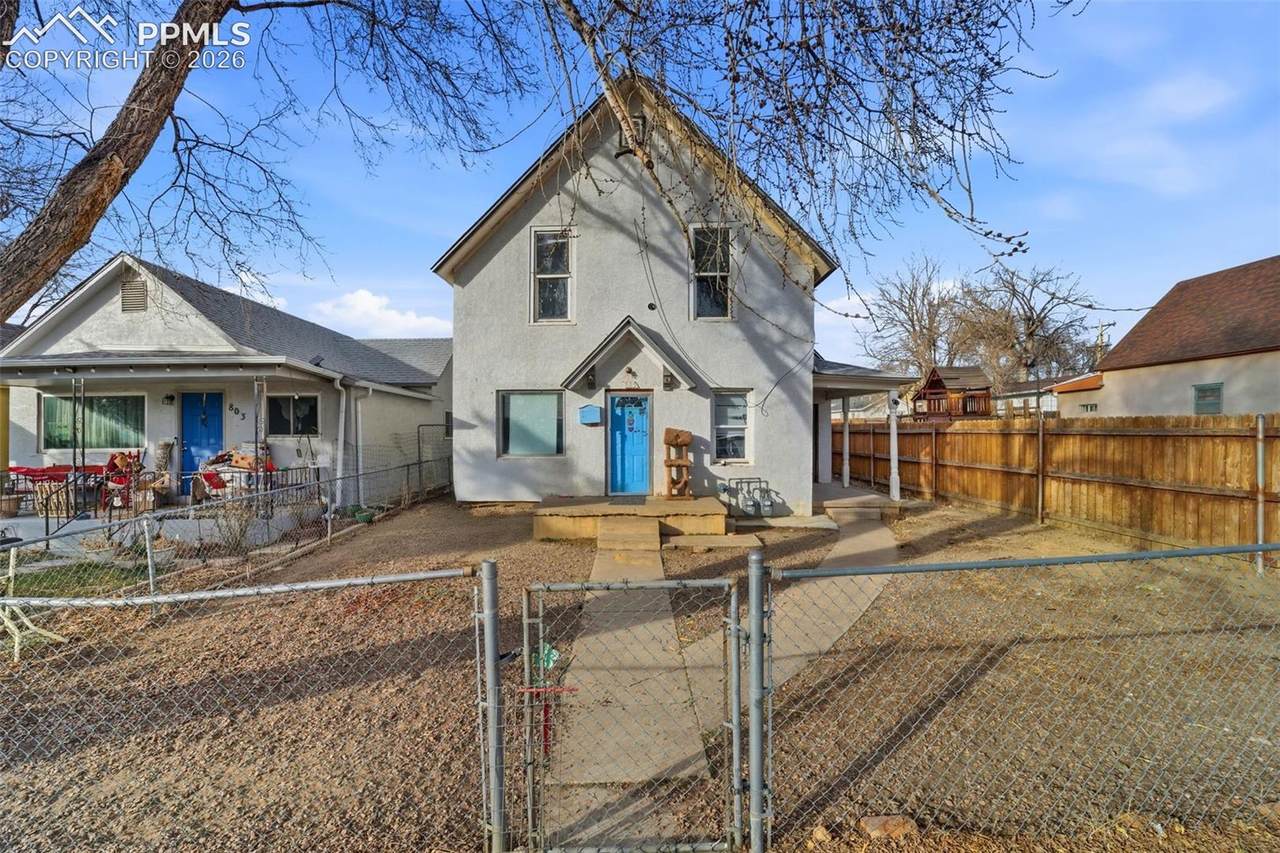 805 7th Street - Photo 1