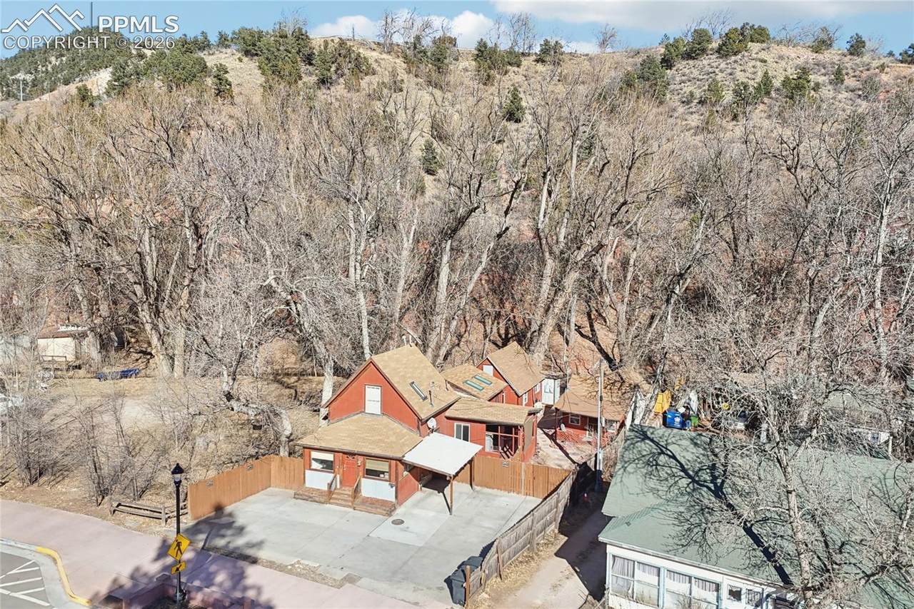 1154 Manitou Avenue - Photo 1