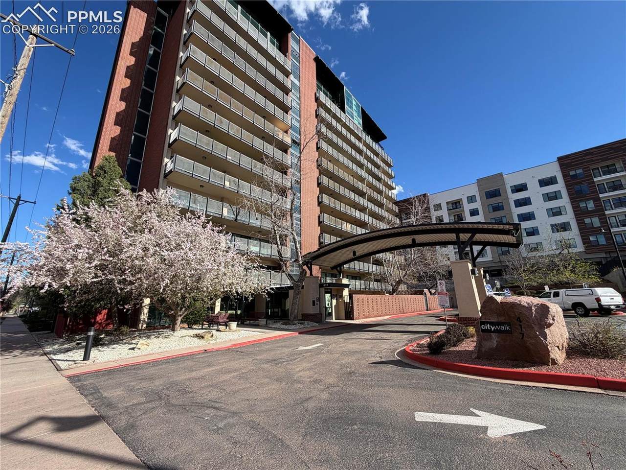 417 Kiowa Street - Photo 1