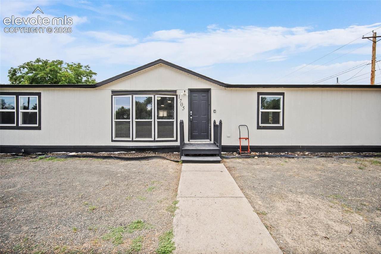 1705 Graham Avenue - Photo 1