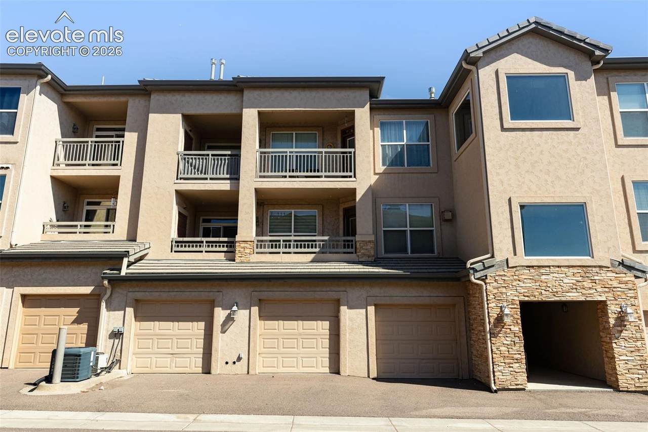 605 Cougar Bluff Point - Photo 1