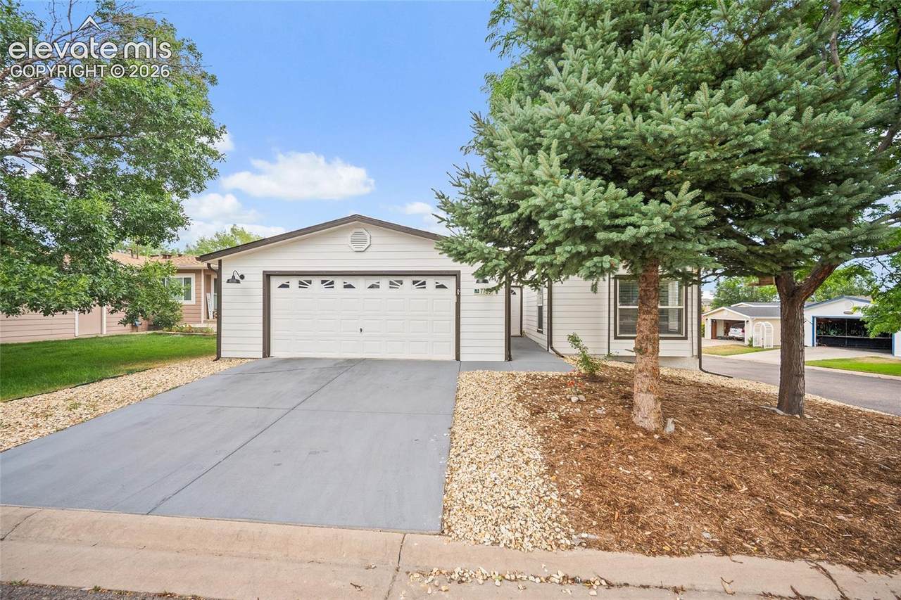 7705 Valley Quail Point - Photo 1