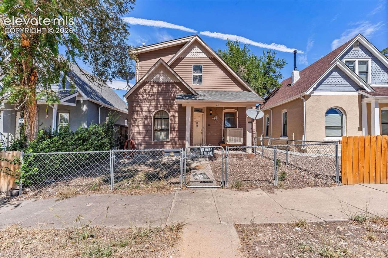 921 7th Street - Photo 1
