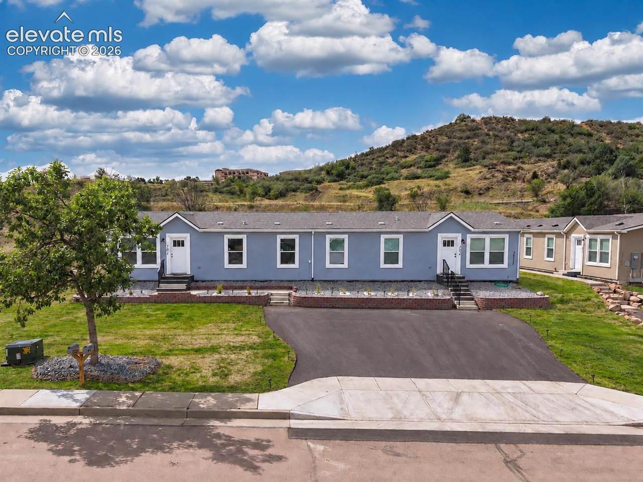 2511 Busch Avenue - Photo 1