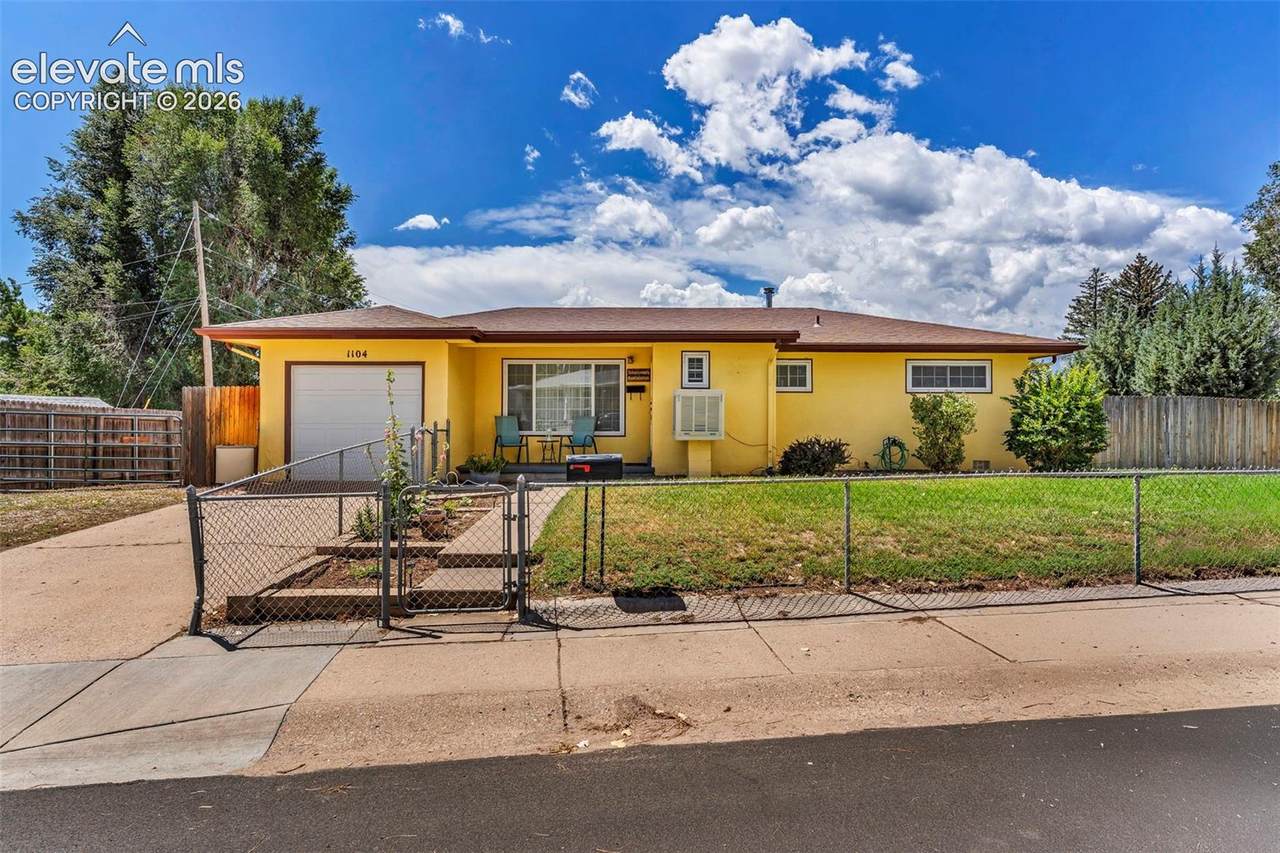 1104 Hallam Avenue - Photo 1