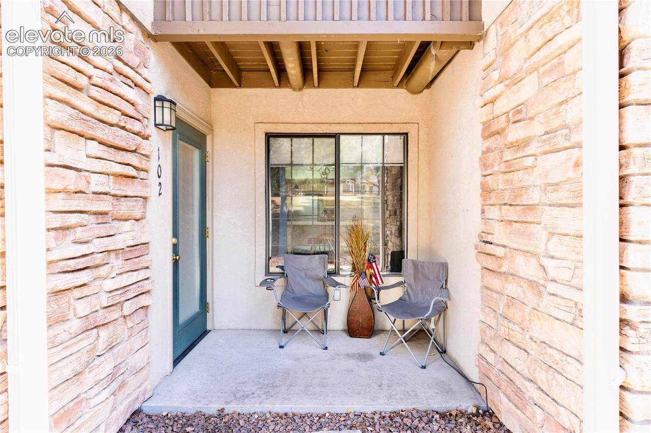2170 Alicia Point - Photo 1