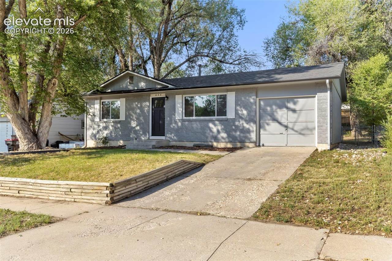 838 Kingsley Drive - Photo 1
