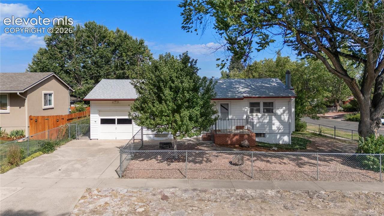 1356 Bennett Avenue - Photo 1
