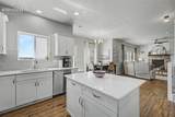 10528 Traders Parkway - Photo 11