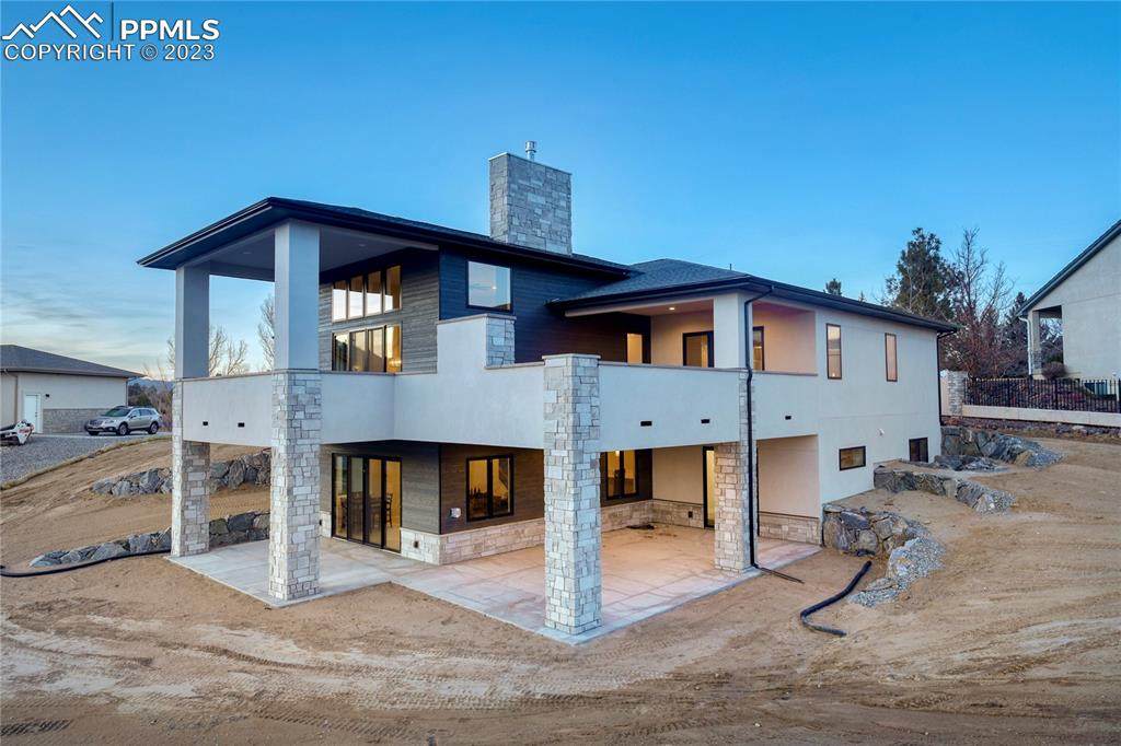 385 Mission Hill Way - Photo 1