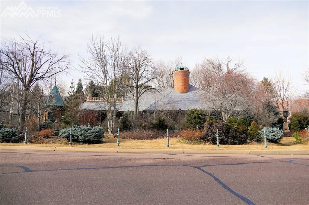 20 Broadmoor Avenue - Photo 1