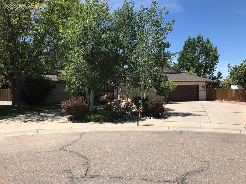 5 Ridgeweed Court - Photo 1