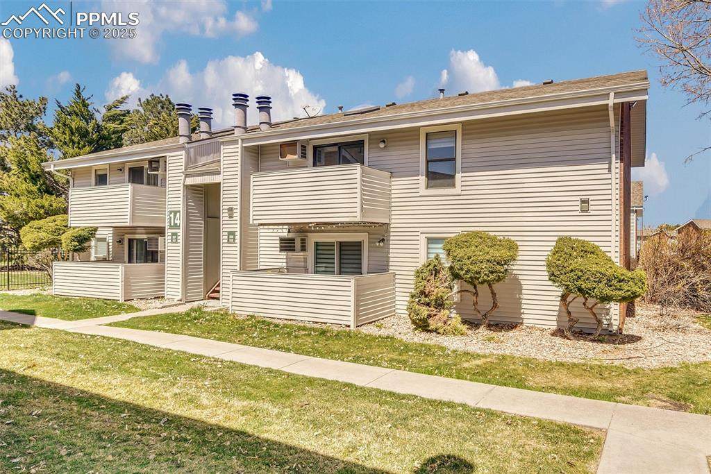 10150 Virginia Avenue - Photo 1