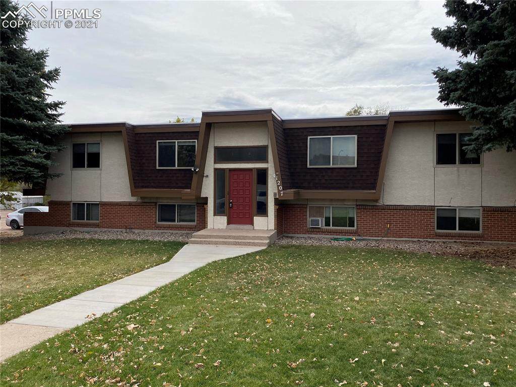 1207 Darby Street - Photo 1