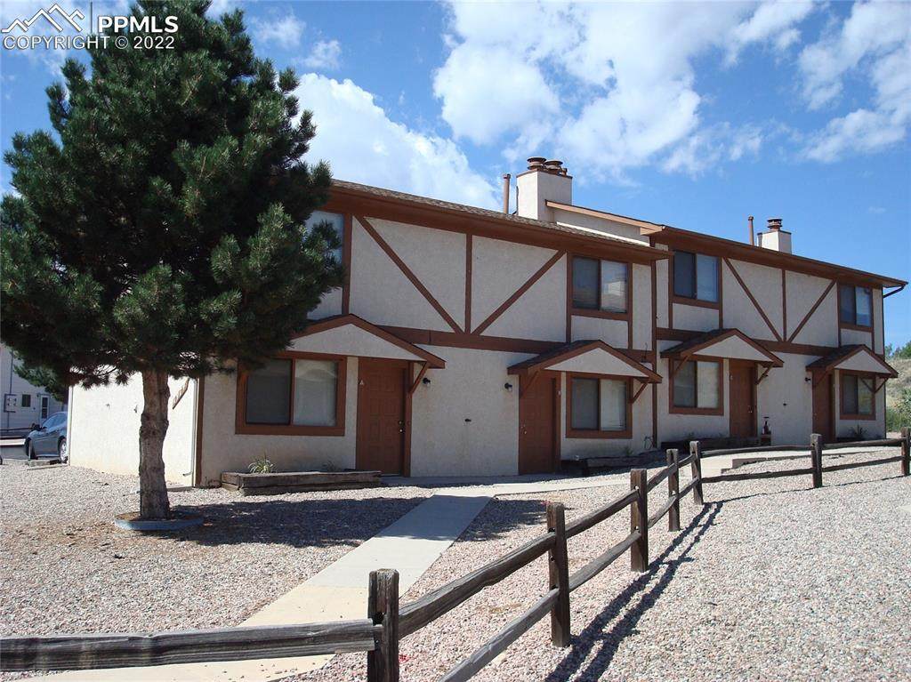 1974 Mineola Place - Photo 1