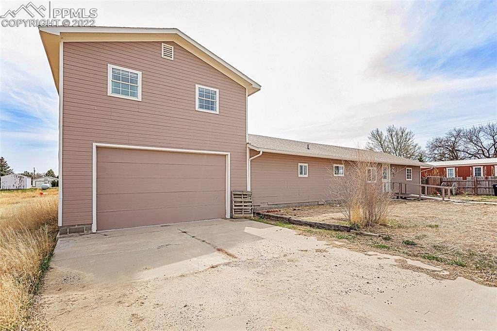 602 Monument Street - Photo 1