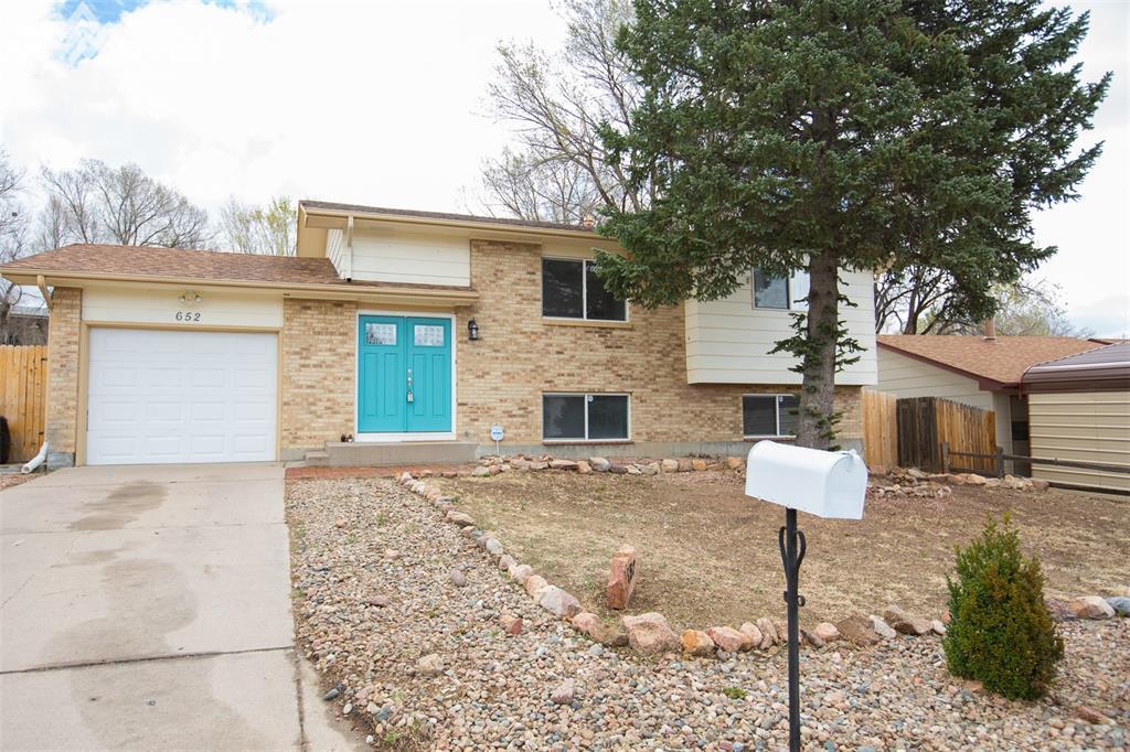 652 Squire Street - Photo 1