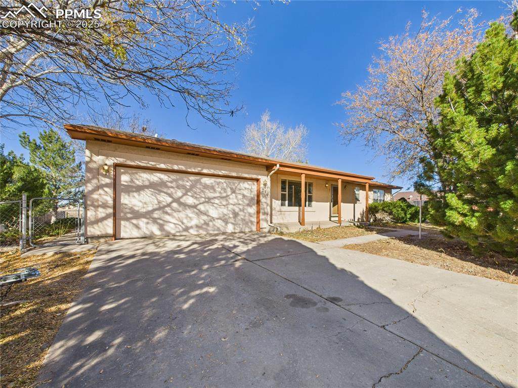 21 Golfwood Drive - Photo 1