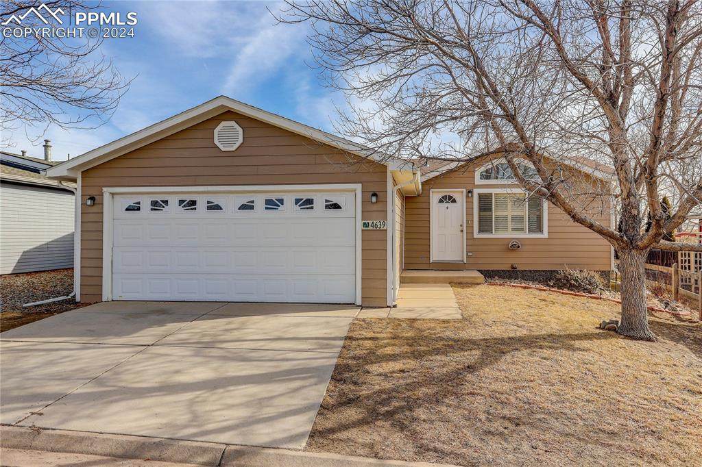 4639 Pine Marten Point - Photo 1