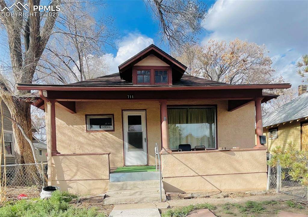 711 6th Street - Photo 1