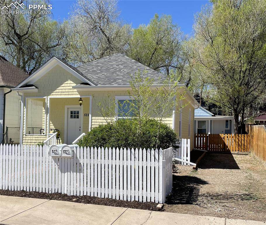 522 Spruce Street - Photo 1