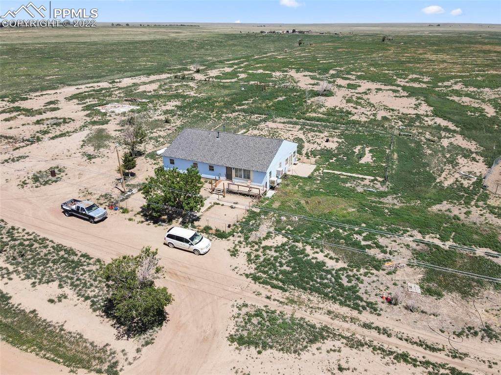 18761 J Road - Photo 1