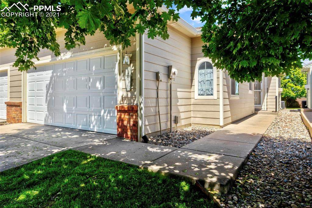 1016 Samuel Point - Photo 1