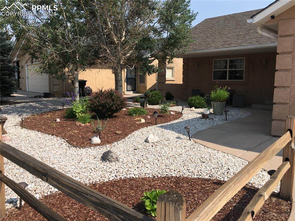 465 Valley Hi Circle - Photo 1