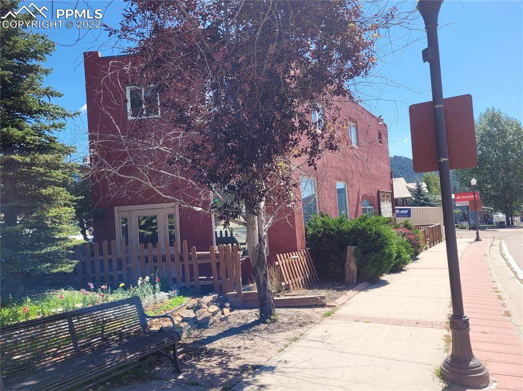 209 Midland Avenue - Photo 1