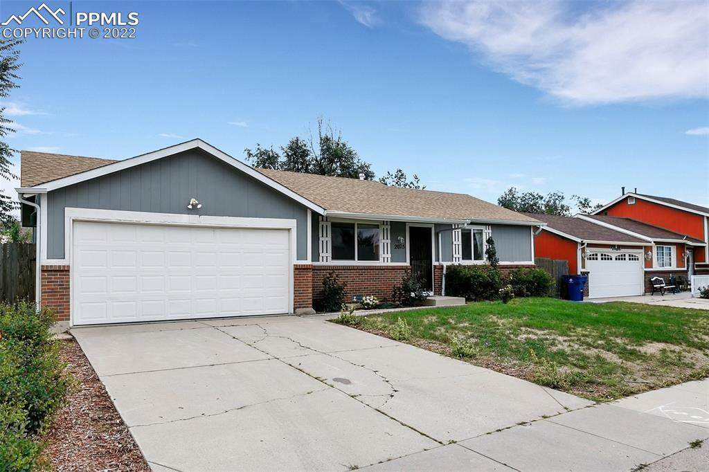 2025 Farnsworth Drive - Photo 1