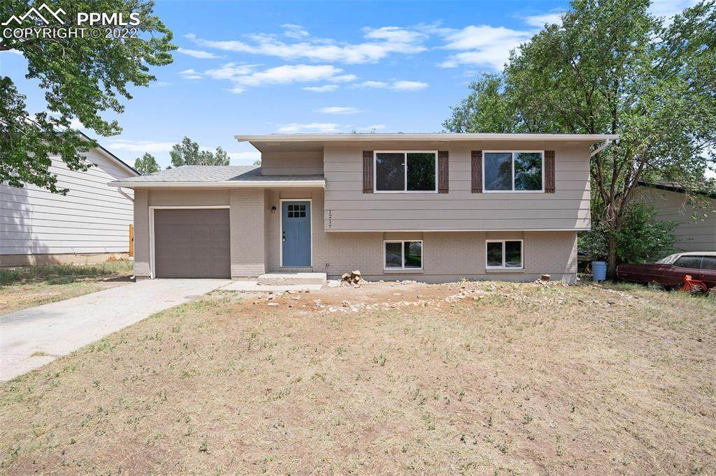 1217 Commanchero Drive - Photo 1