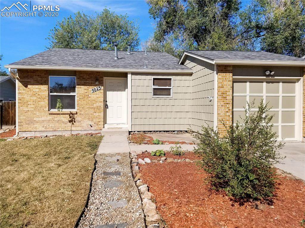 5025 Hunters Run - Photo 1