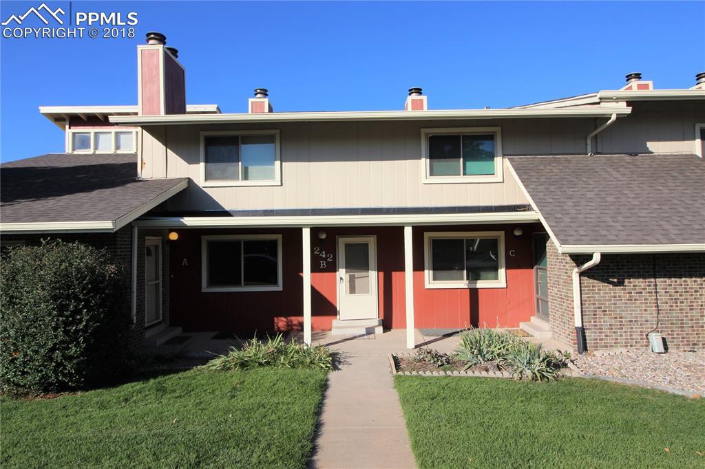 242 Rockrimmon Boulevard - Photo 1