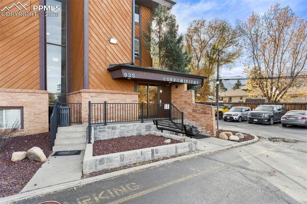 935 Saturn Drive - Photo 1