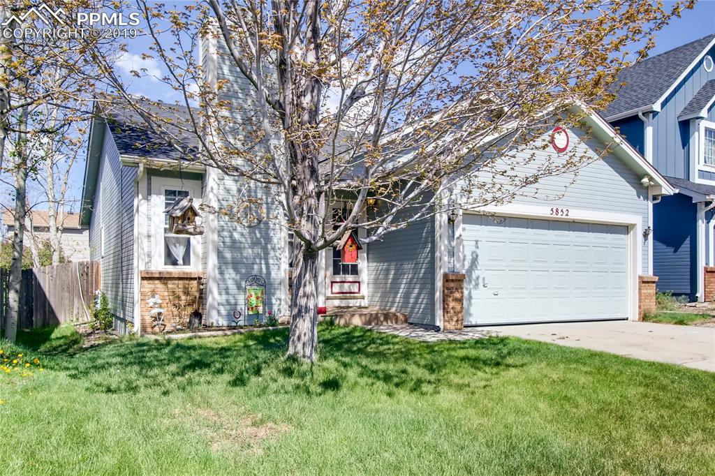 5852 Oakwood Boulevard - Photo 1