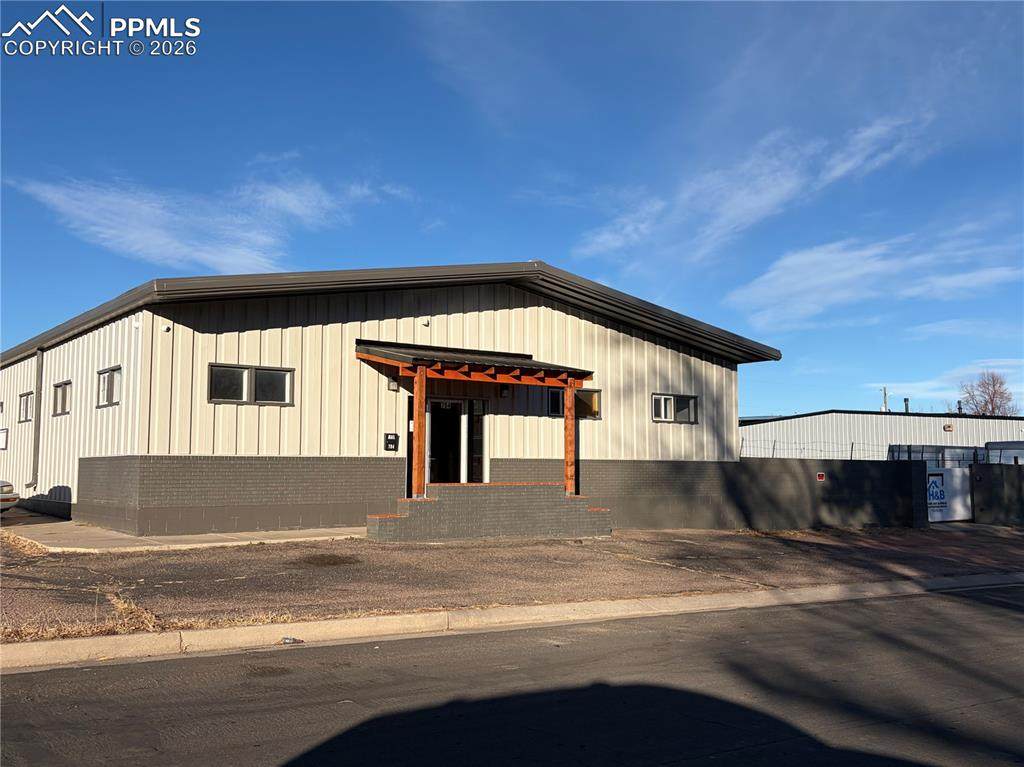 704 Arrawanna Street - Photo 1