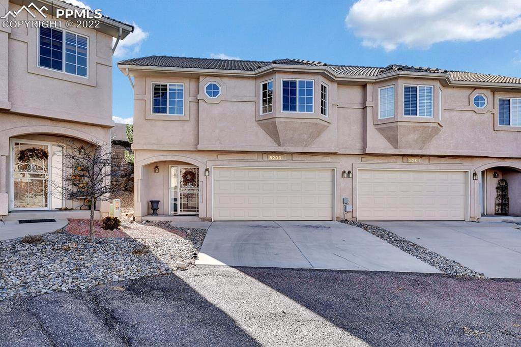 5209 Mountain Peak Point - Photo 1