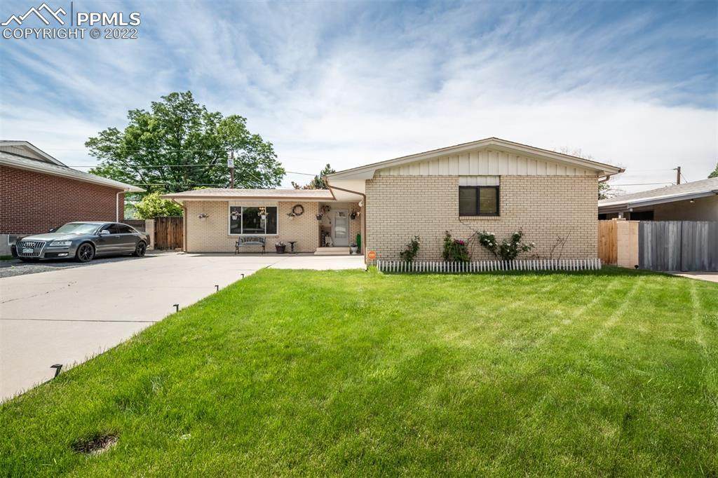 109 La Rochelle Drive - Photo 1