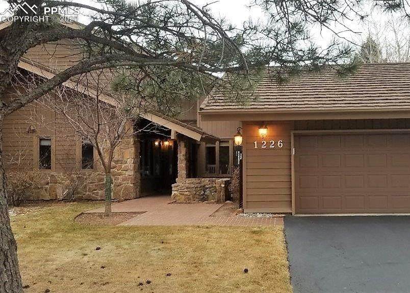 1226 Hill Circle - Photo 1