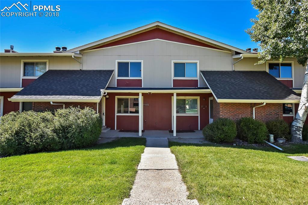226 Rockrimmon Boulevard - Photo 1