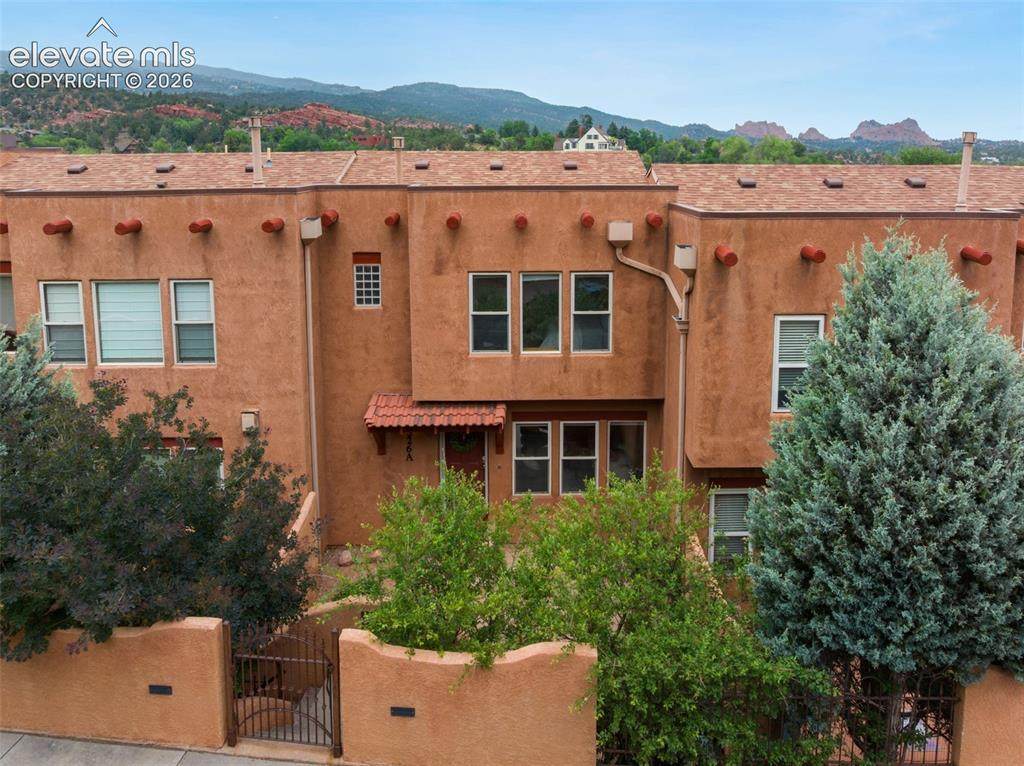 326 Santa Fe Place - Photo 1