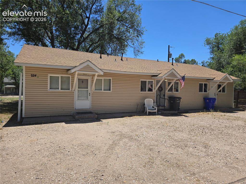 221 Iowa Avenue - Photo 1