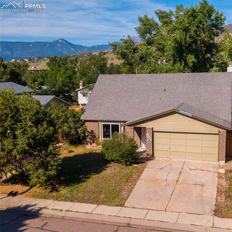 6385 Pemberton Way - Photo 1