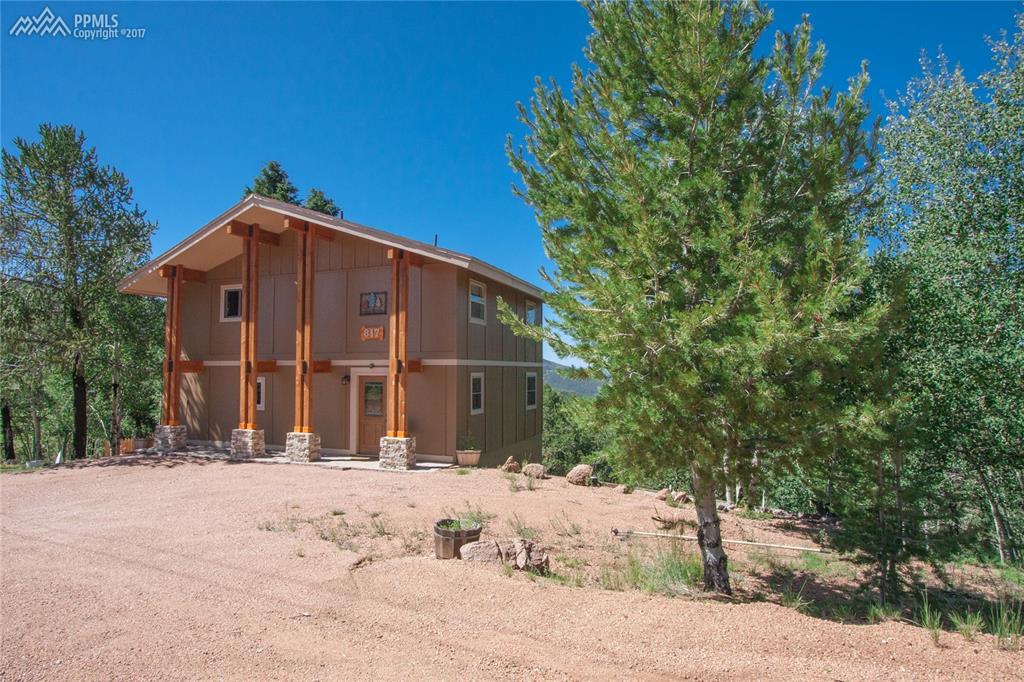 817 Wellington Drive - Photo 1