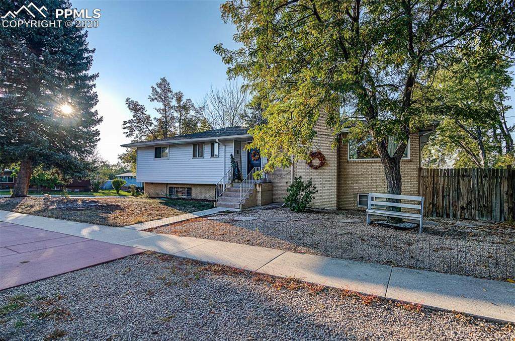 2639 Summit Drive - Photo 1