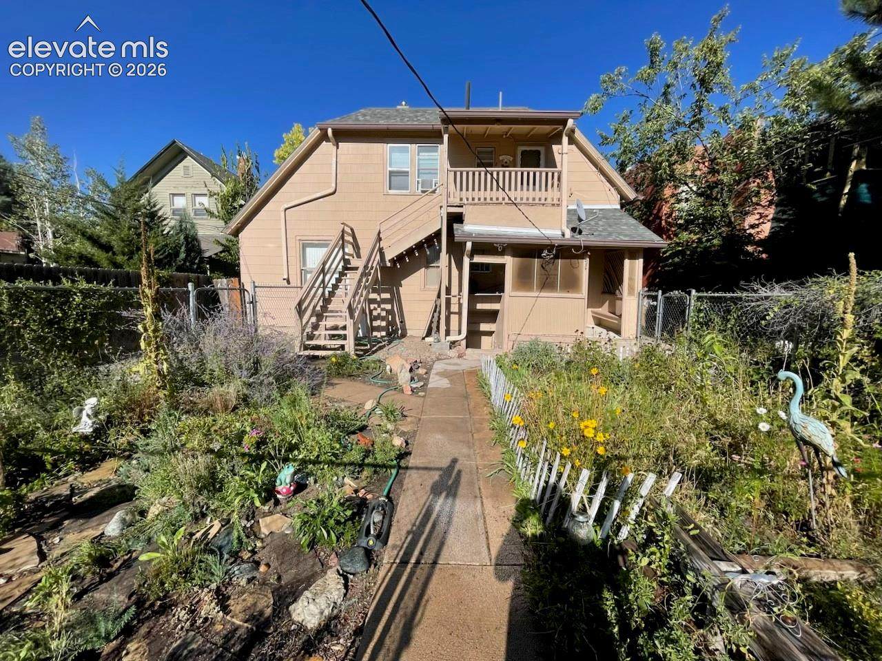 226 Abriendo Avenue - Photo 1
