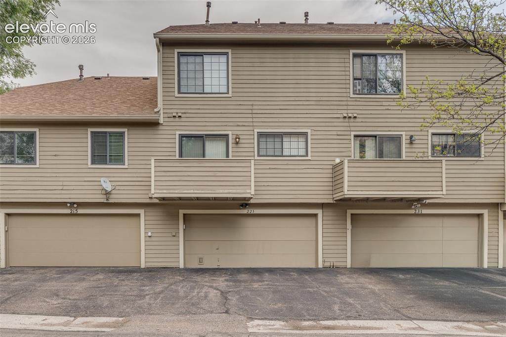 223 Lorraine Court - Photo 1